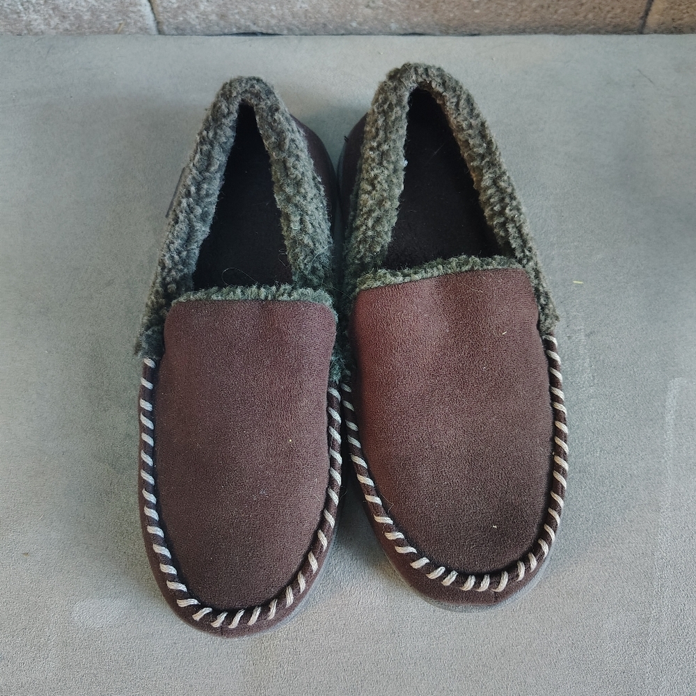 Dearfoam's Brown Slippers Size 7-8